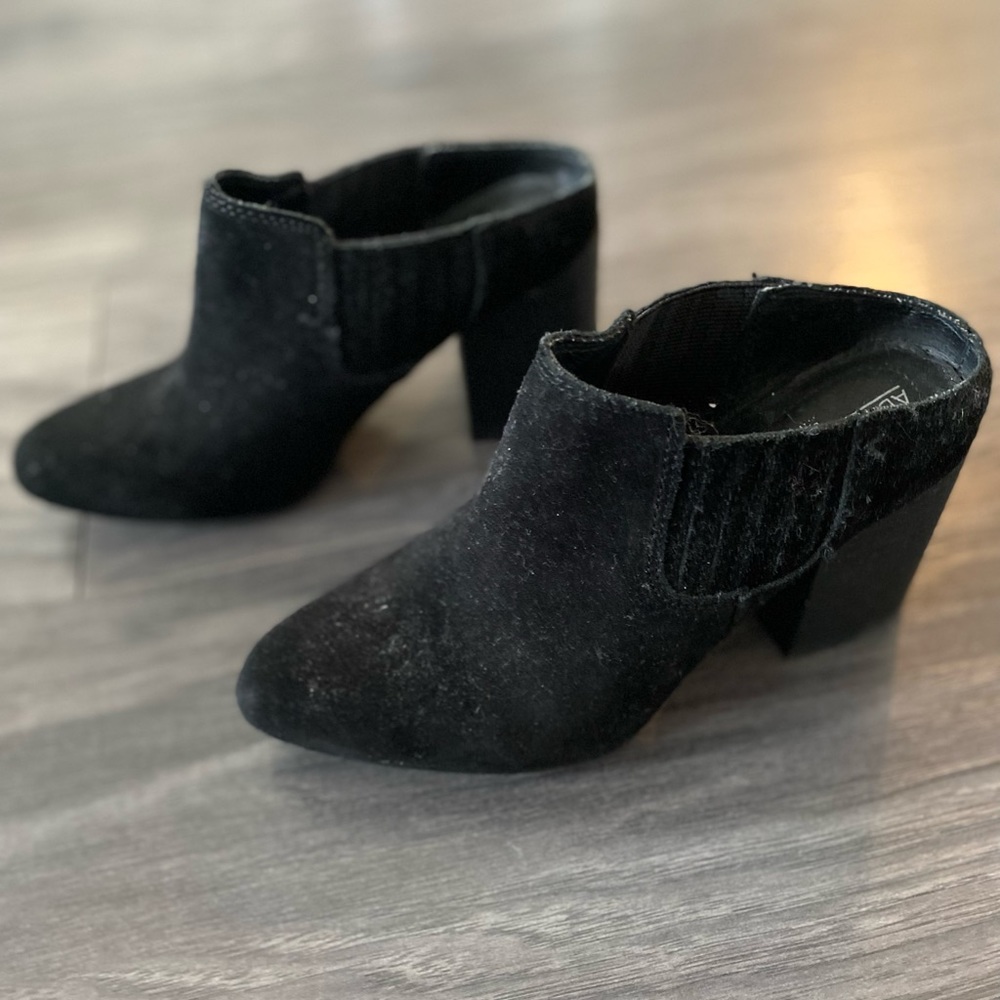 Adam Tucker Booties - Size 6